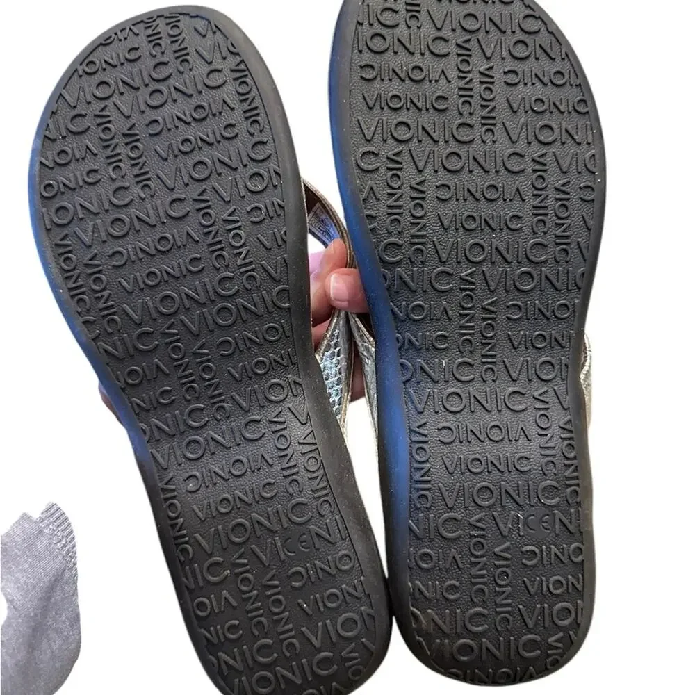 Vionic Women’s Size 10 Silver Snakeskin Thong Style Sandals